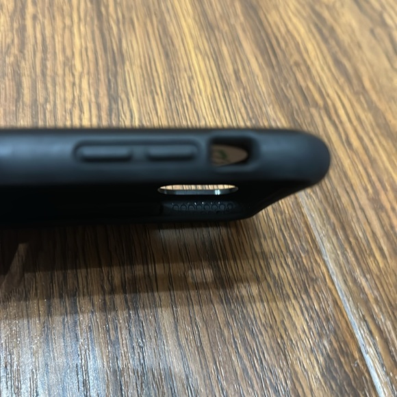 3 Loopy phone cases for iPhone XS Max - Picture 9 of 16